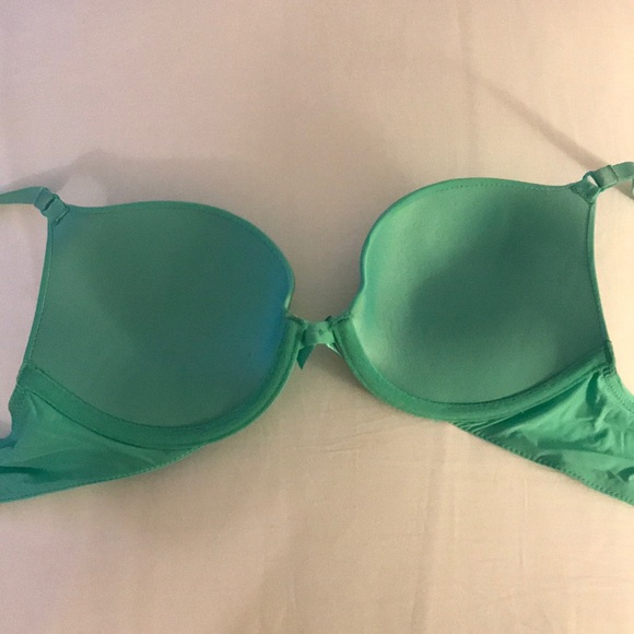 Victoria’s Secret t shirt push up bra - Picture 2 of 3